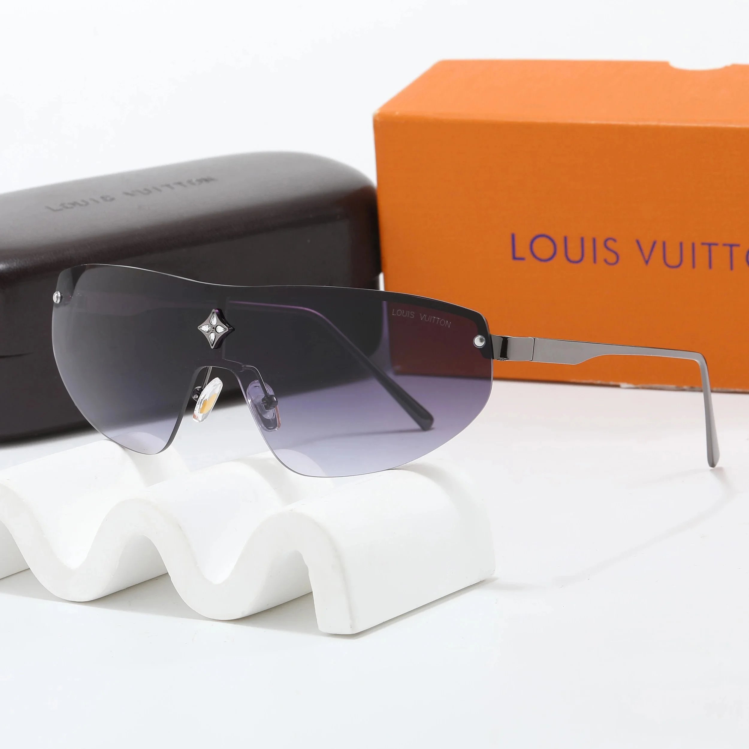 Louis Vuitton Shield Sunglasses Gold Frame Gradient Lens Sunglasses - 9