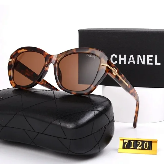 Chanel Eyewear Oversized square-frame sunglasses with chain-detail temples product detail image 21
