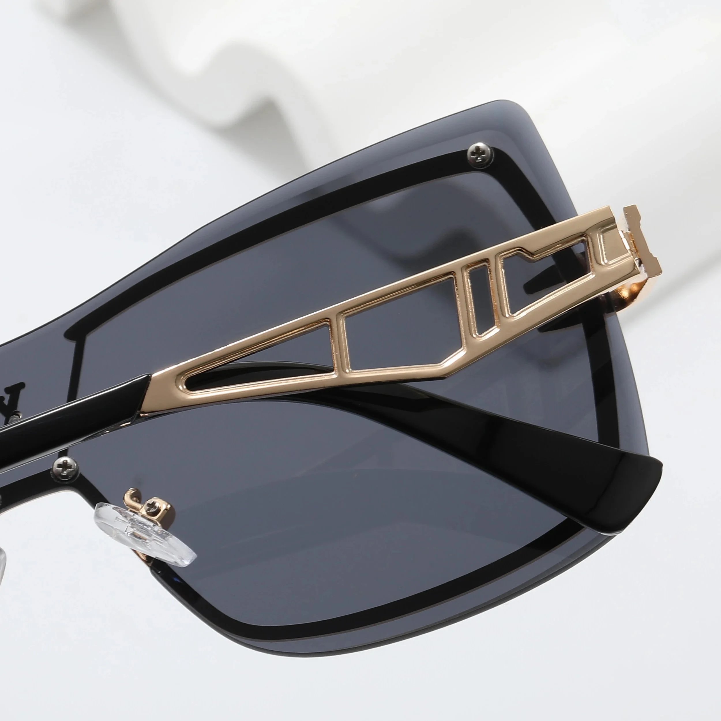 Louis Vuitton Aviator Sunglasses Black Gradient Lens - 4