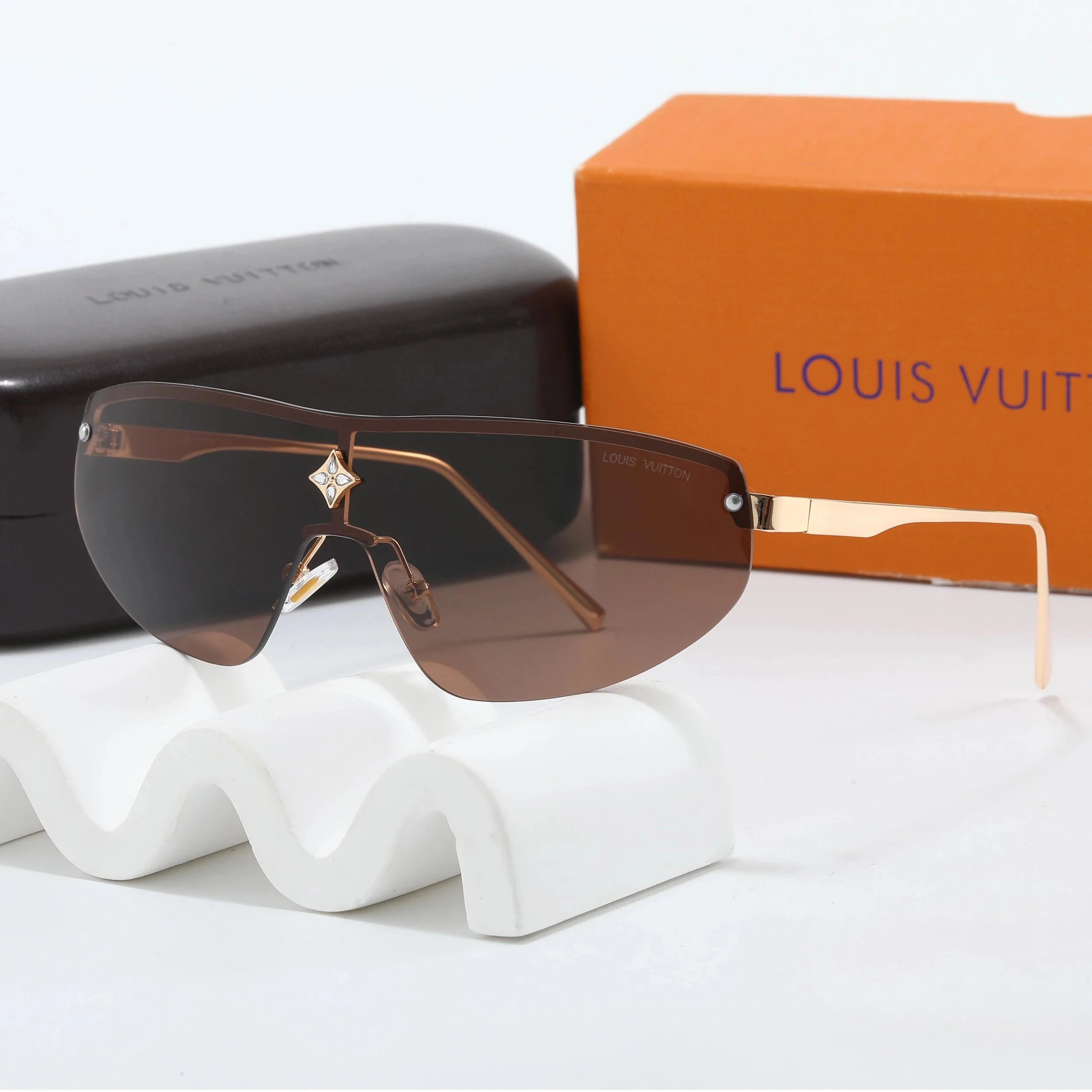 Louis Vuitton Shield Sunglasses Gold Frame Gradient Lens Sunglasses - 7