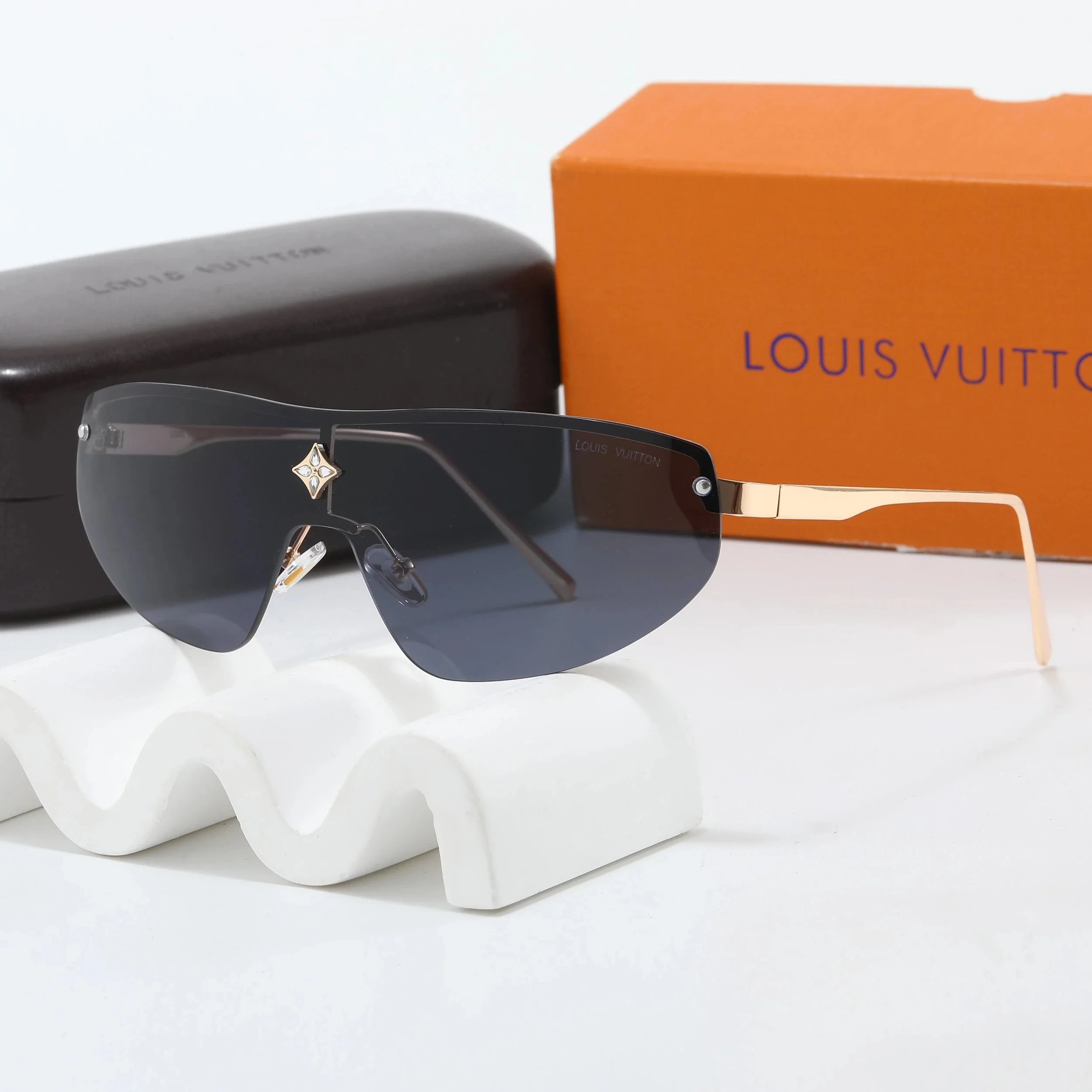 Louis Vuitton Shield Sunglasses Gold Frame Gradient Lens Sunglasses - 5