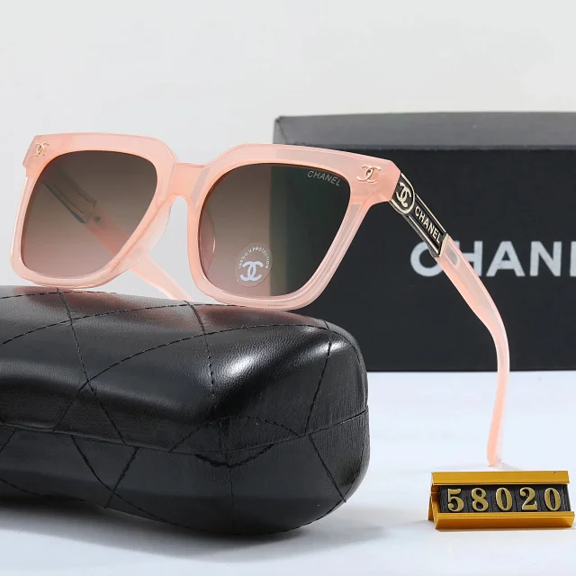Chanel Eyewear Oversized square-frame sunglasses with chain-detail temples product detail image 2