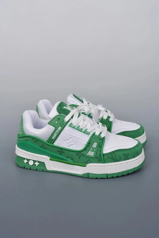 Louis Vuitton Sneakers Low-Top Lace-Up Monogram product detail image 12