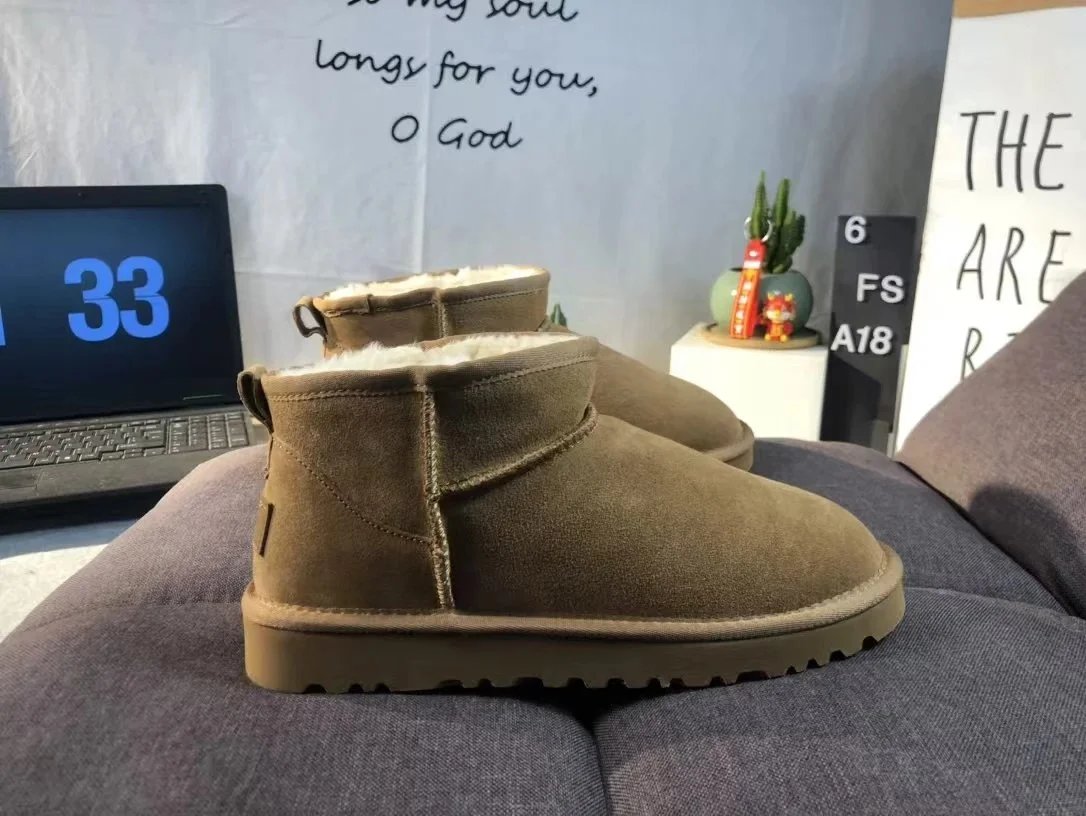 Snow Boots photo 3