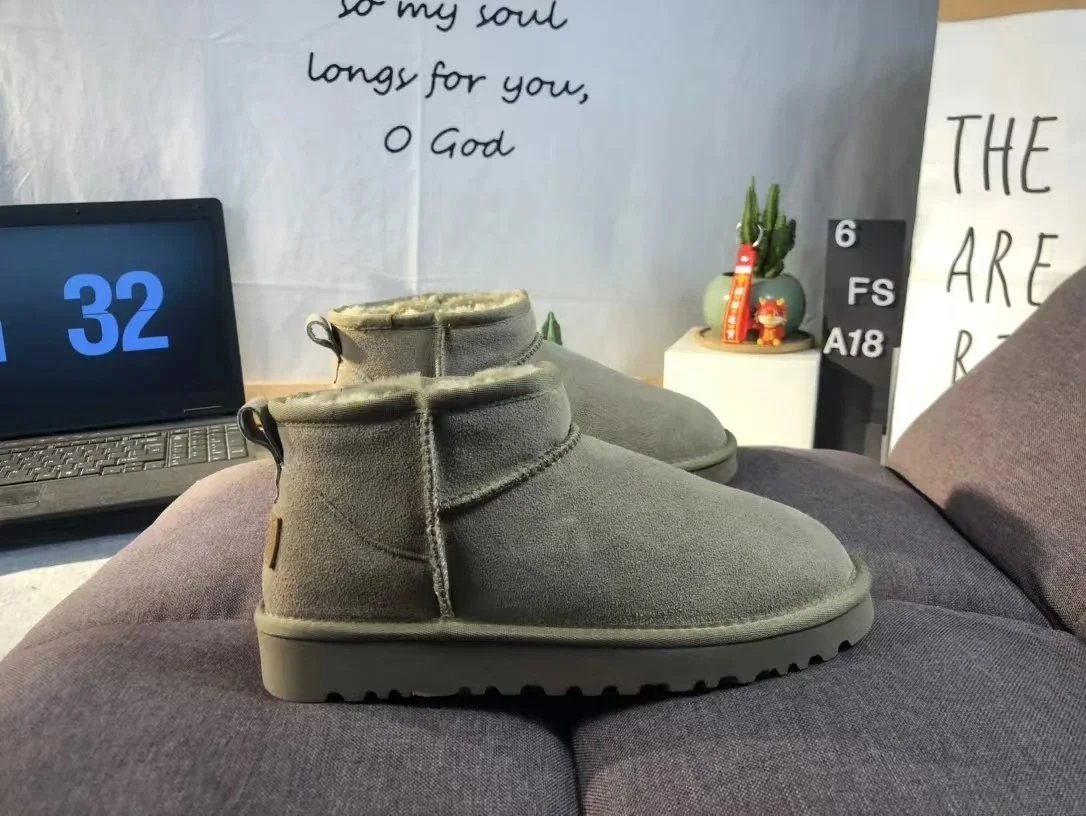 Snow Boots photo 4