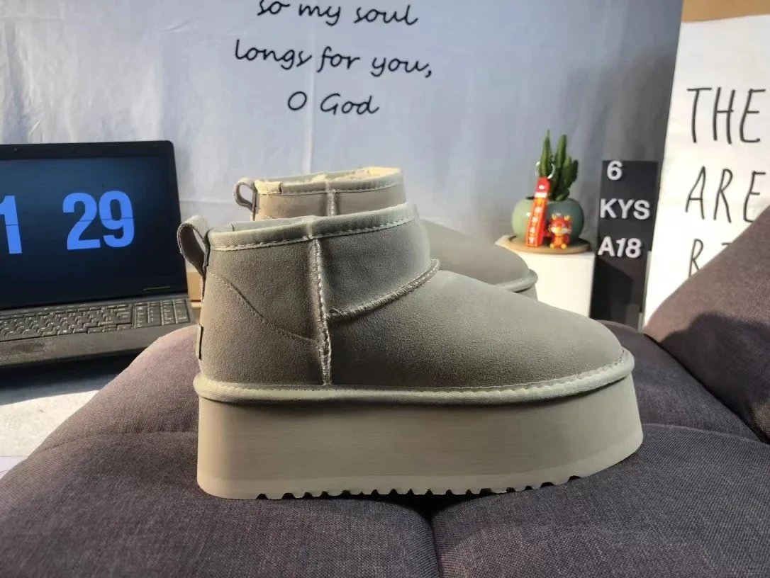 Snow Boots photo 8