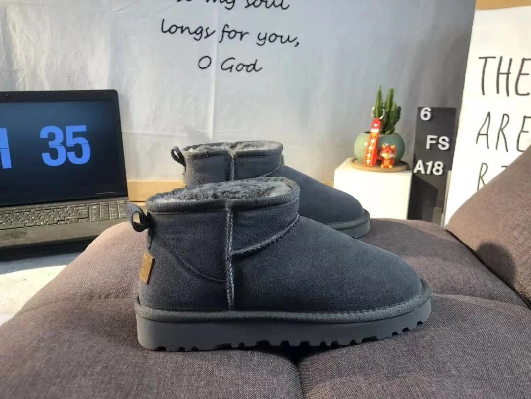 Snow Boots photo 5