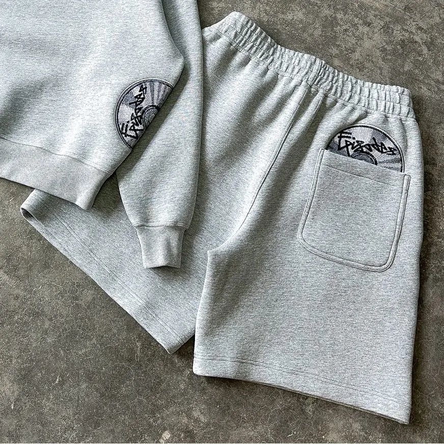 gray shorts