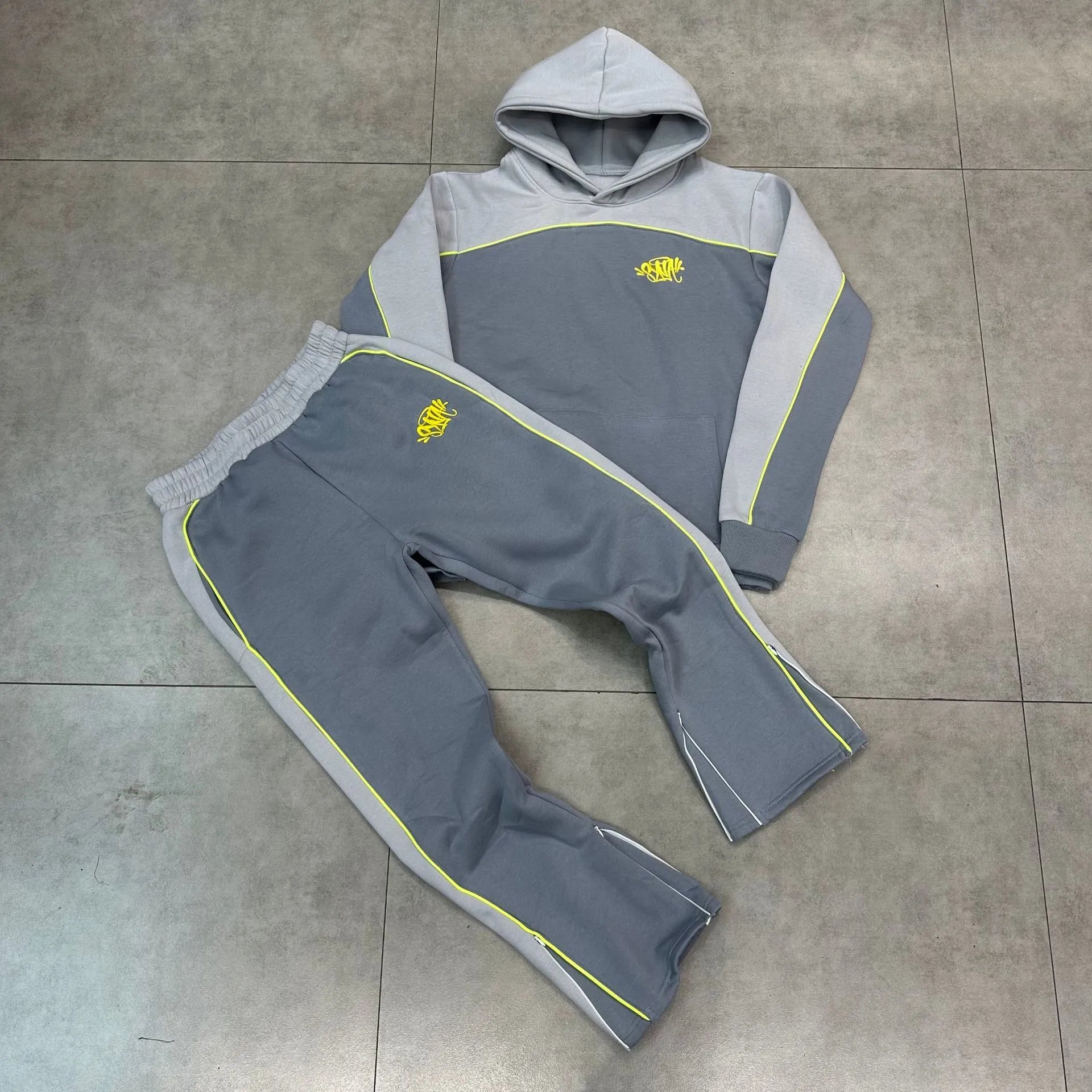 Nike Sportswear Tech Fleece x Central Cee Syna World
