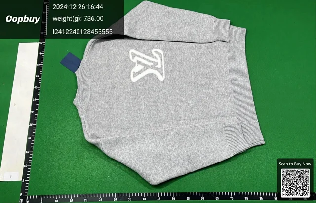 Louis Vuitton Knitwear Crewneck knit sweater with LV intarsia logo product detail image 11