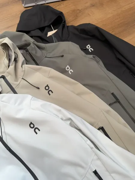 On Running Windbreaker Jacket Beige Outerwear - 9