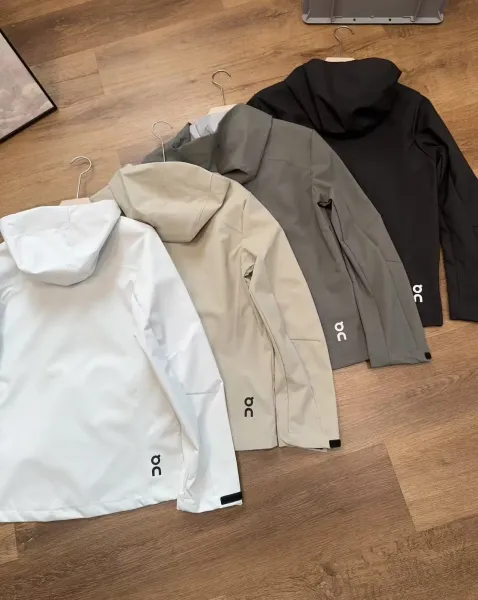 On Running Windbreaker Jacket Beige Outerwear - 12