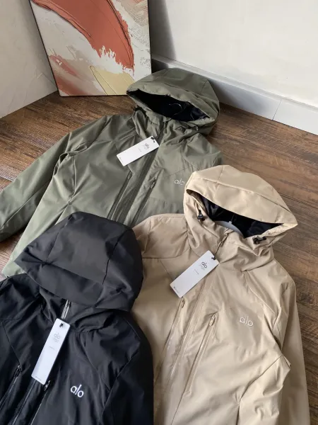 Alo Yoga Performance Hooded Windbreaker Army Green Jacket - 6