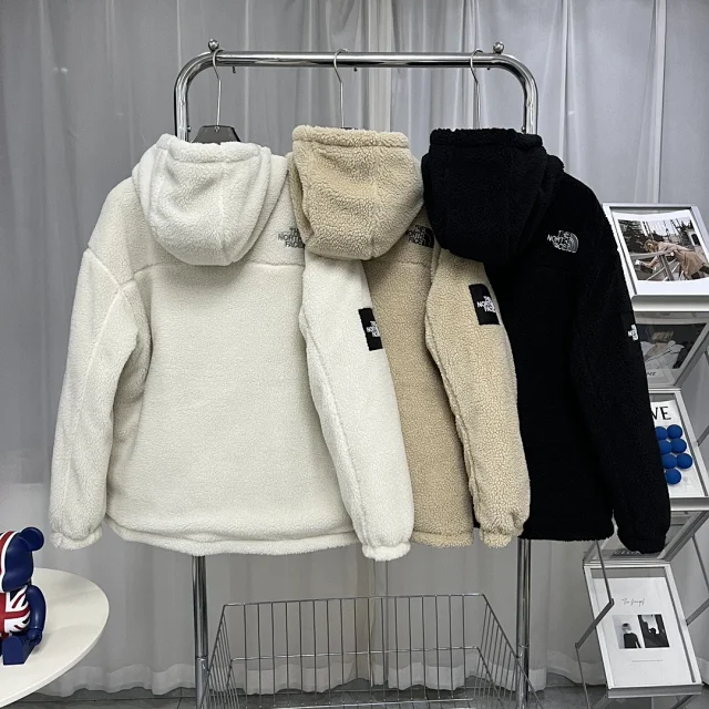 The North Face Jackets Reversible hooded sherpa fleece padded jacket product detail image 3
