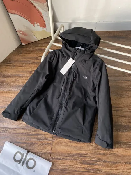 Alo Yoga Performance Hooded Jacket Black Outerwear - 1