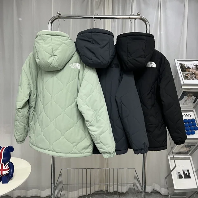 The North Face Jackets Reversible hooded sherpa fleece padded jacket product detail image 4