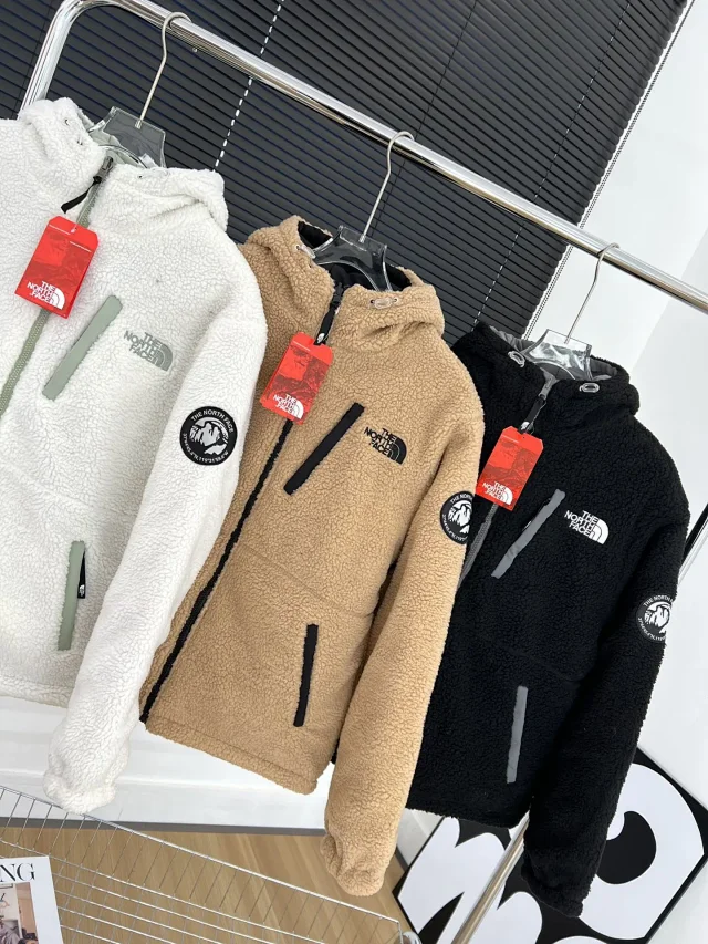 The North Face Jackets Reversible hooded sherpa fleece padded jacket product detail image 1