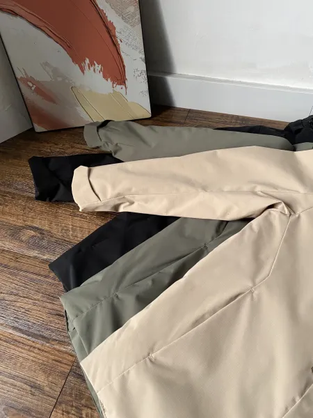 Alo Yoga Performance Hooded Windbreaker Army Green Jacket - 11