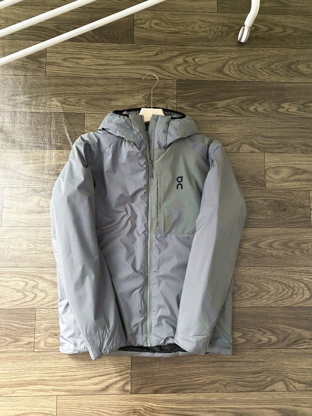 On Running Cloud jacket Gray Outerwear - 10