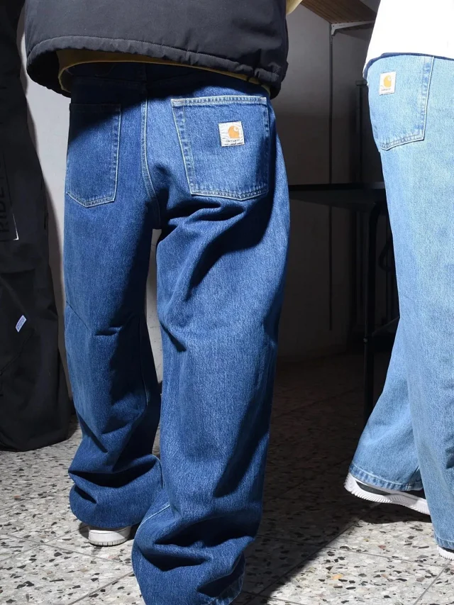 Carhartt Jeans Straight-Leg with Logo Back Pocket Patch product detail image 2
