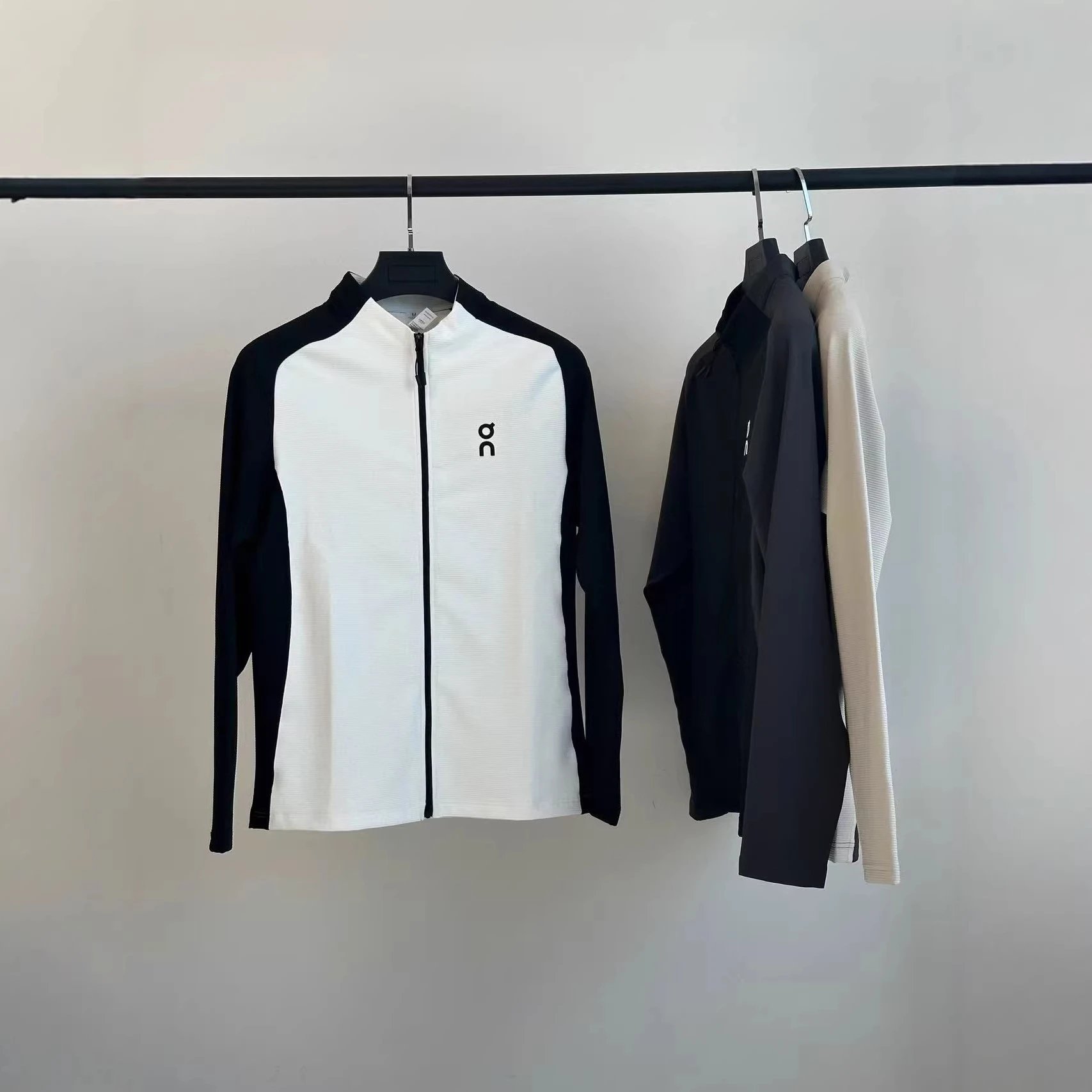 On Running Cloudswift White Black Contrast Zip-Up Jacket