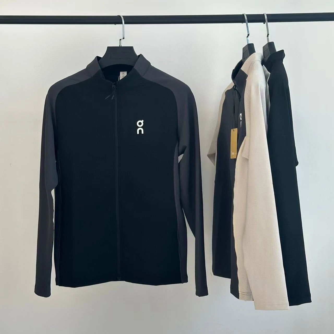 On Running Cloudswift White Black Contrast Zip-Up Jacket