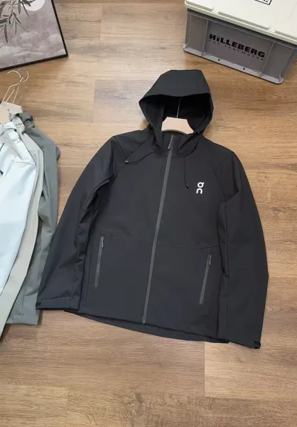 On Running Windbreaker Jacket Beige Outerwear - 10