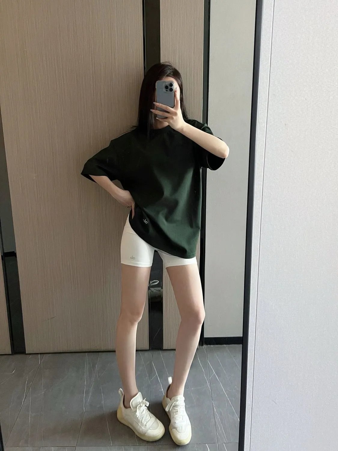 Alo Gunmetal Gray Shorts - 18