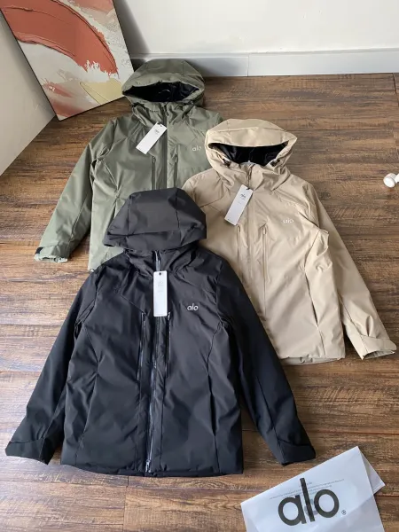 Alo Yoga Performance Hooded Windbreaker Army Green Jacket - 5