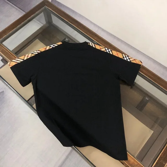 Burberry T-Shirts Short-Sleeve with Check Trim product detail image 2