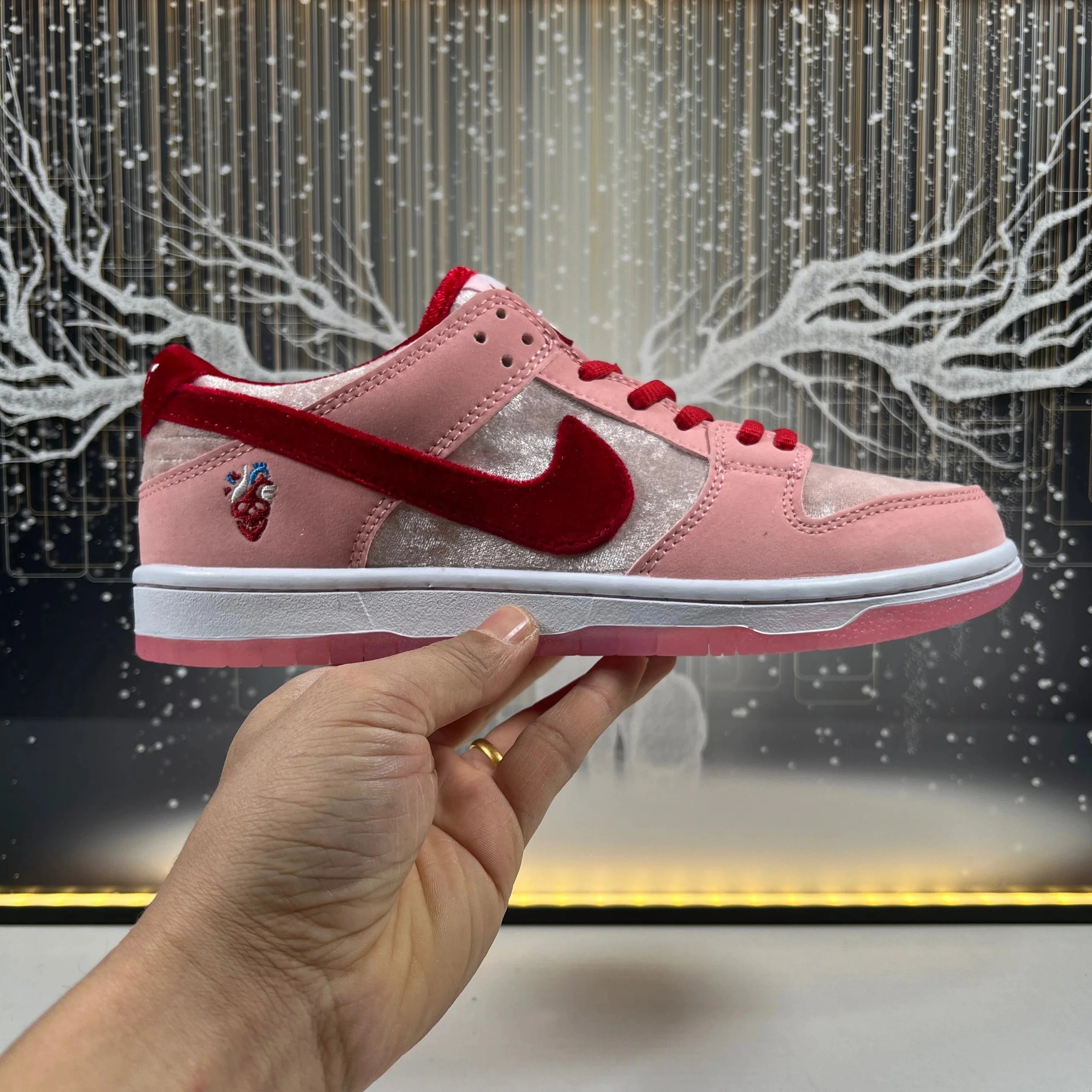 CT2552 800 Valentine's Day