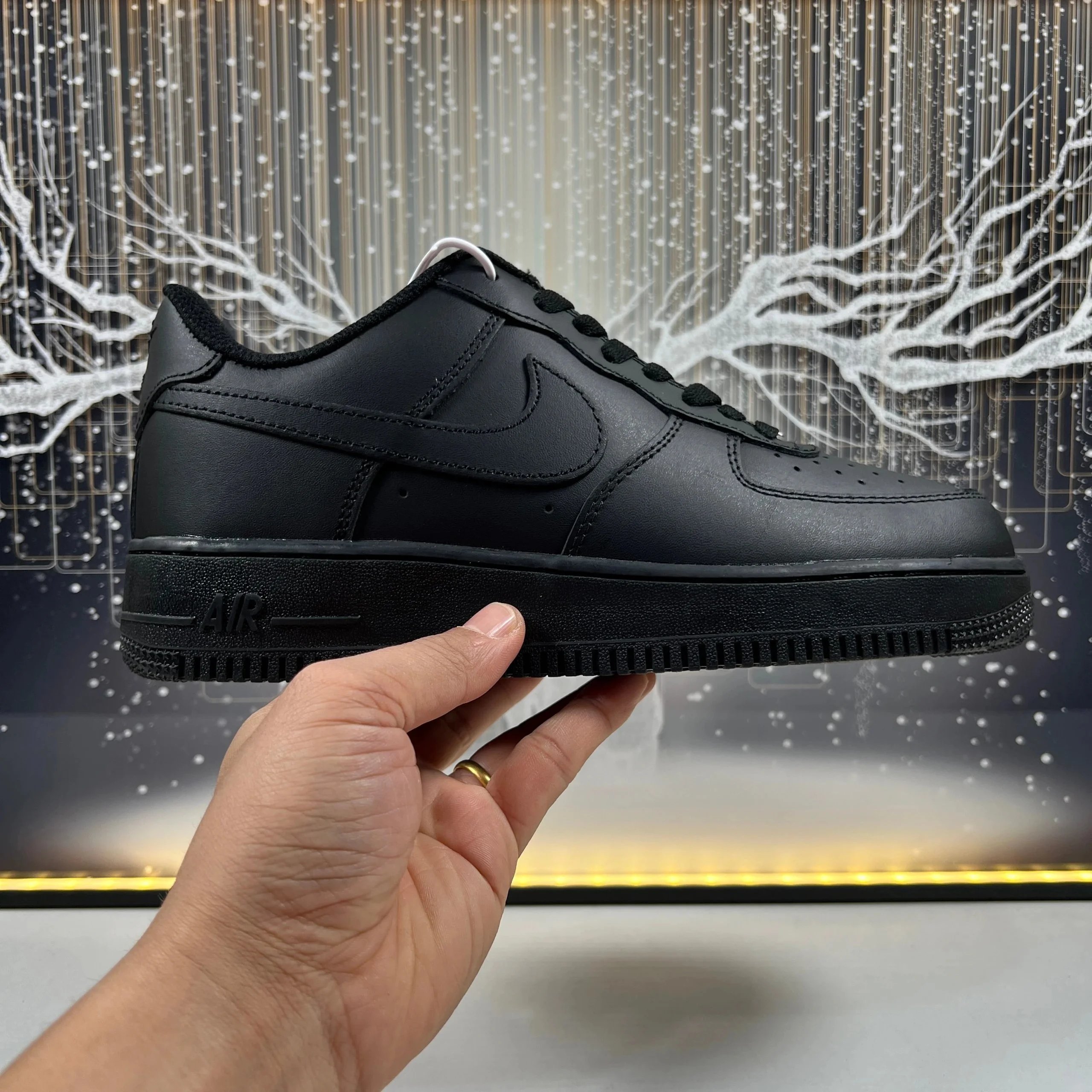 CW2288 001 Pure Black