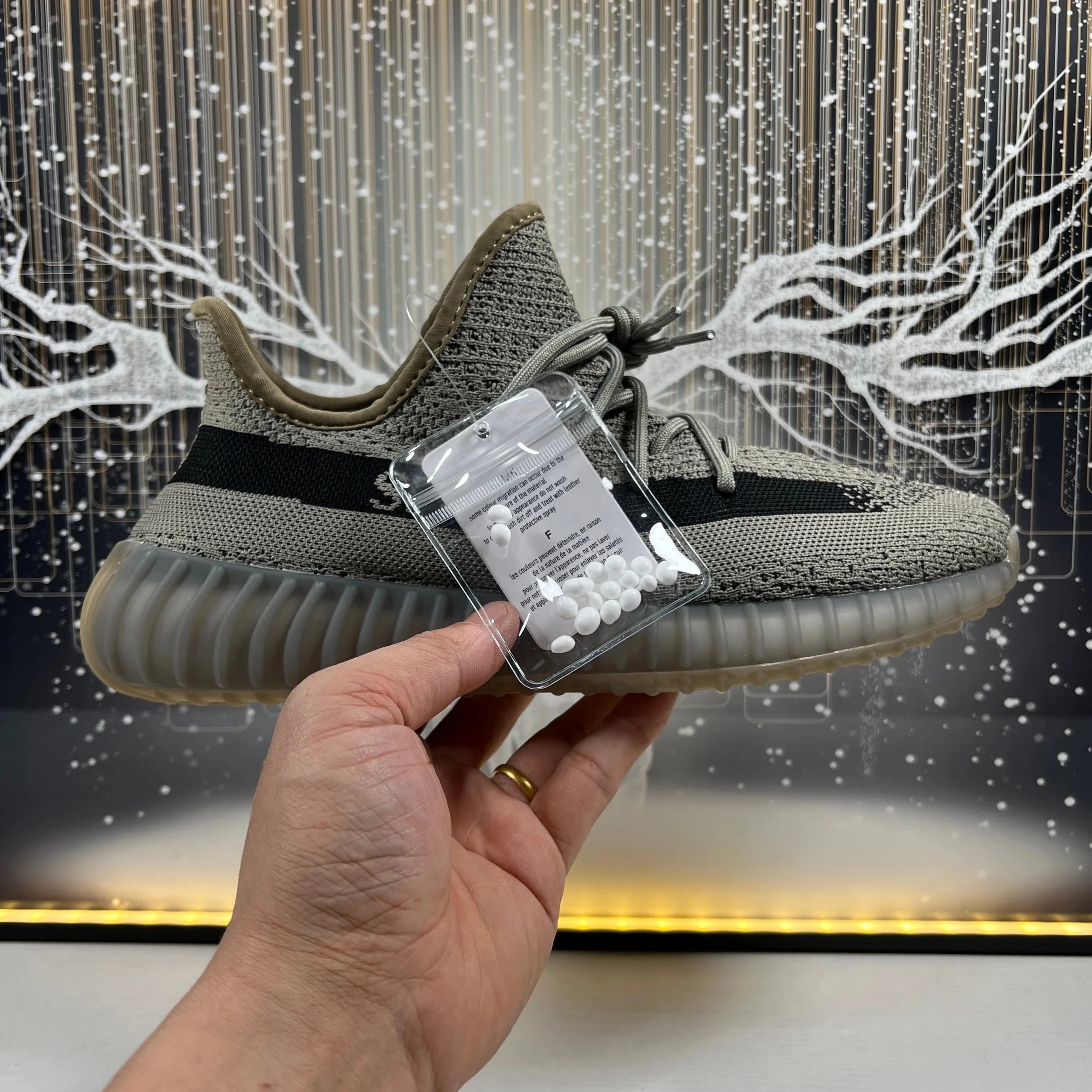 HQ2059 Grey Black