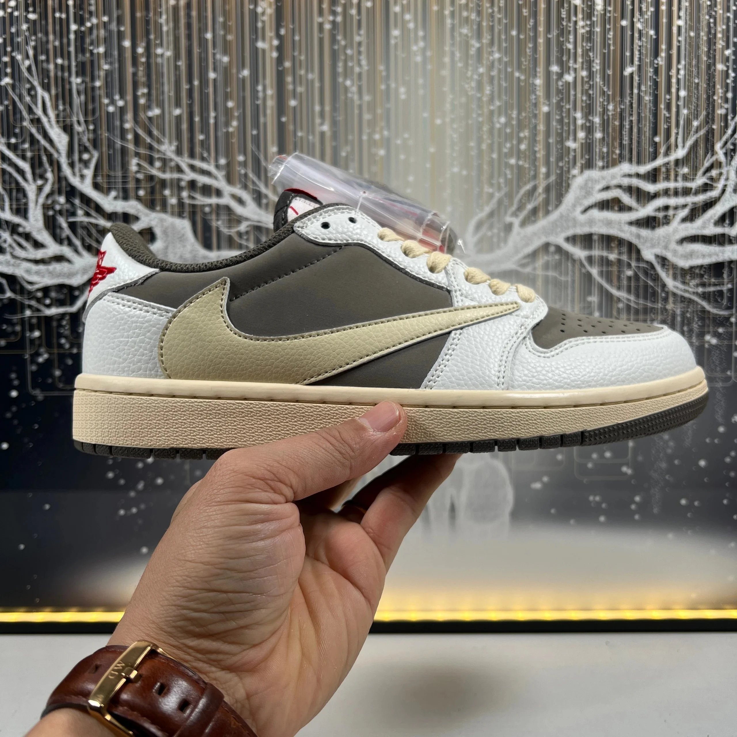 DM7866 162 White Brown