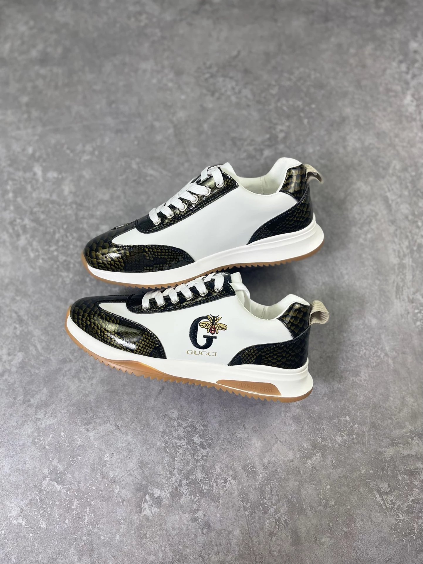 GUCCI Low-Top Sneaker