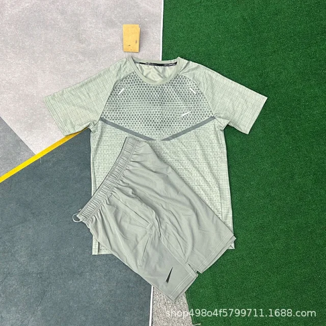 Nike Matching Sets Short-Sleeve Running T-Shirt and Shorts Set product detail image 12
