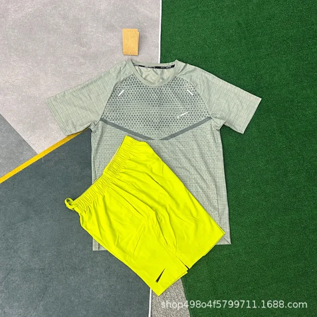 Nike Matching Sets Short-Sleeve Running T-Shirt and Shorts Set product detail image 11