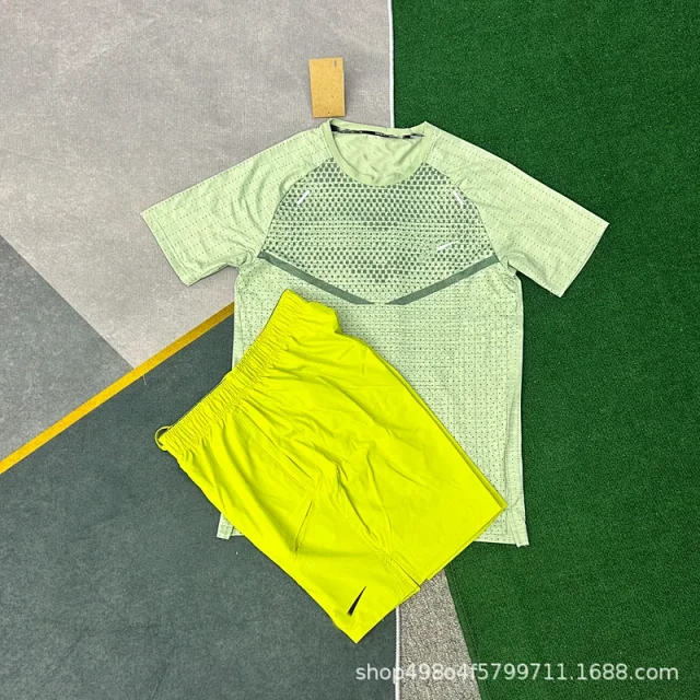 Nike Matching Sets Short-Sleeve Running T-Shirt and Shorts Set product detail image 19