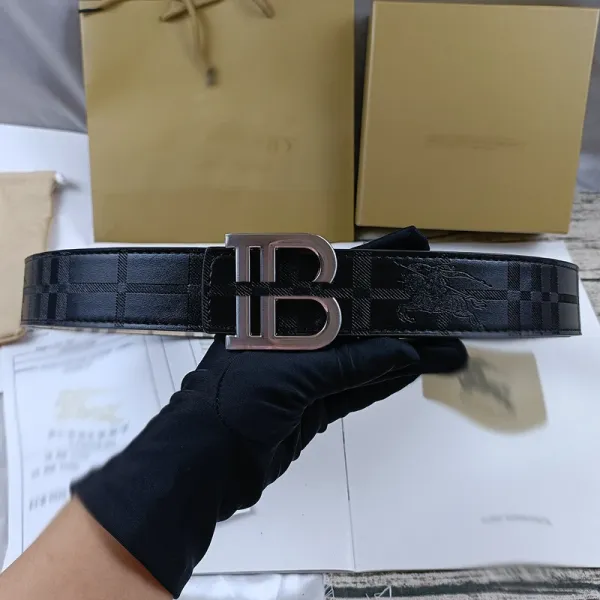 Burberry Check Belt with TB Logo in Beige and Brown Paired with Distressed Blue Jeans - 14