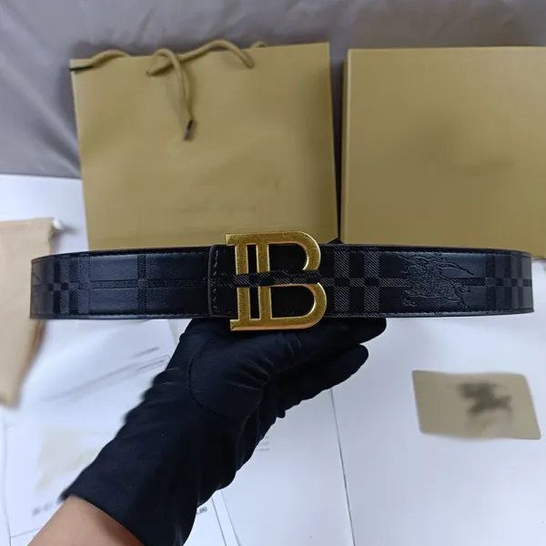 Burberry Check Belt with TB Logo in Beige and Brown Paired with Distressed Blue Jeans - 13