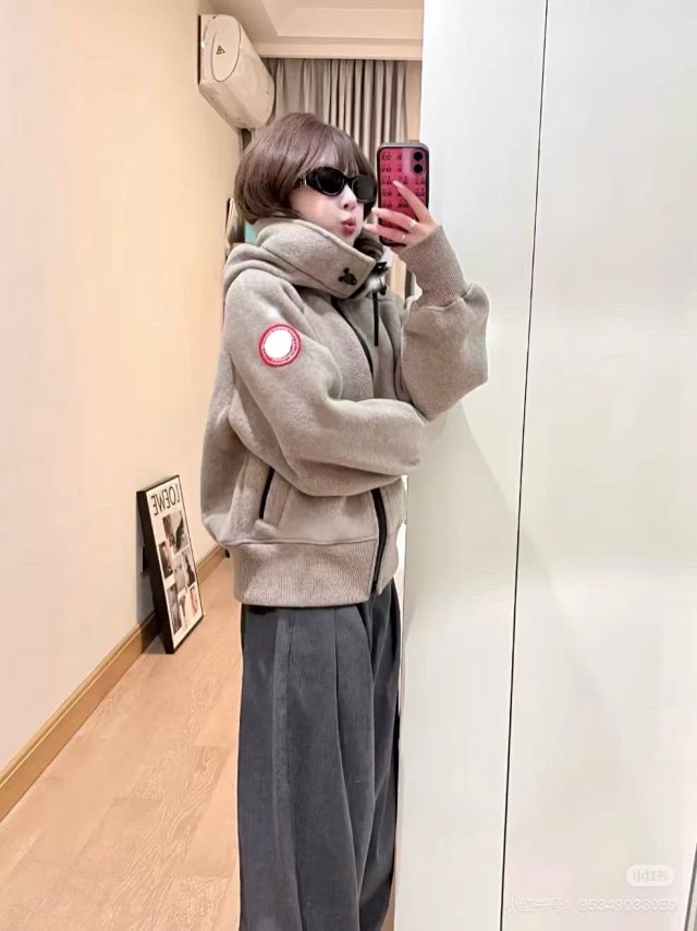 Canada Goose Grey Hooded Zip-Up Wool Jacket: seller detail photo 5