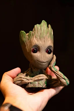 thumbnail for 19.9 yuan two! Super cute Marvel Groot figure pen holder, a must-have healing ornament for desks!
