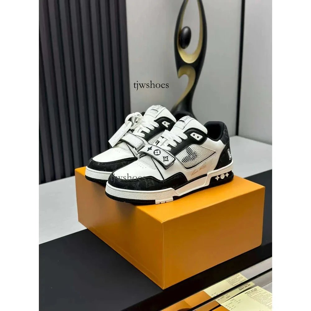Louis Vuitton Sneakers LV Trainer low-top monogram — 14
