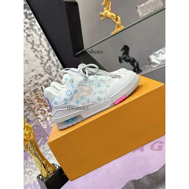 Louis Vuitton Sneakers LV Trainer low-top monogram product detail image 28