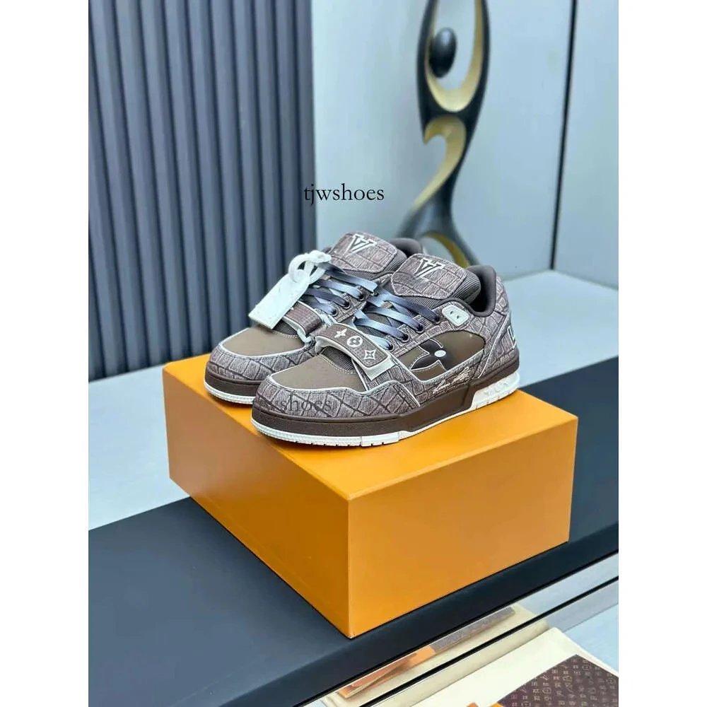 Louis Vuitton Sneakers LV Trainer low-top monogram — 01
