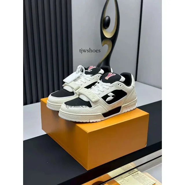 Louis Vuitton Sneakers LV Trainer low-top monogram product detail image 13