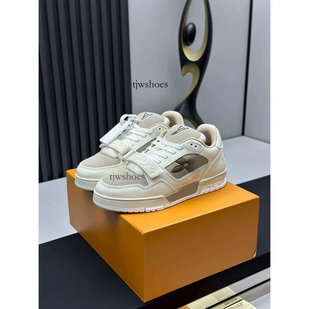 Louis Vuitton Sneakers LV Trainer low-top monogram — 11