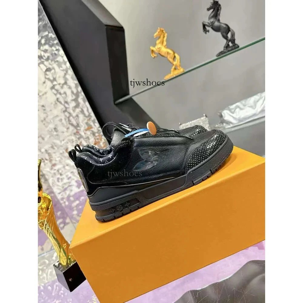 Louis Vuitton Sneakers LV Trainer low-top monogram — 25