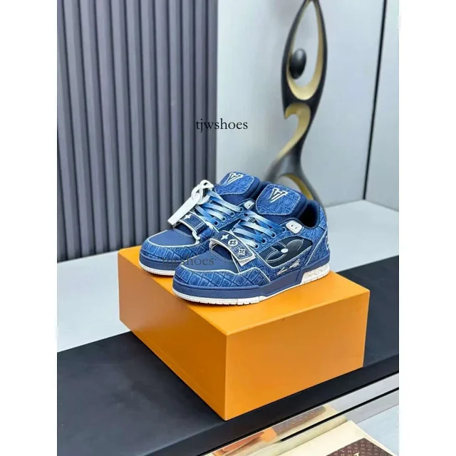 Louis Vuitton Sneakers LV Trainer low-top monogram product detail image 2
