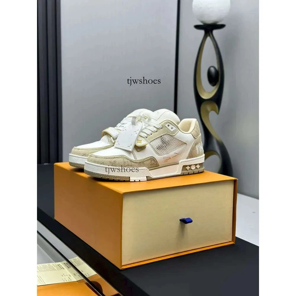 Louis Vuitton Sneakers LV Trainer low-top monogram — 15